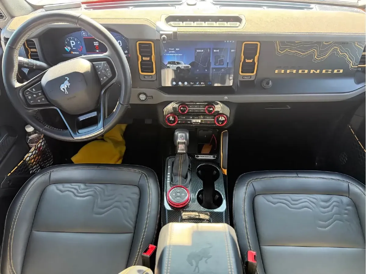 2024 Ford Bronco 2.3T 275HP L4 10AT,autocango,china used car exporter,china ev exporter,chinese used car exporter,chinese used ev exporter