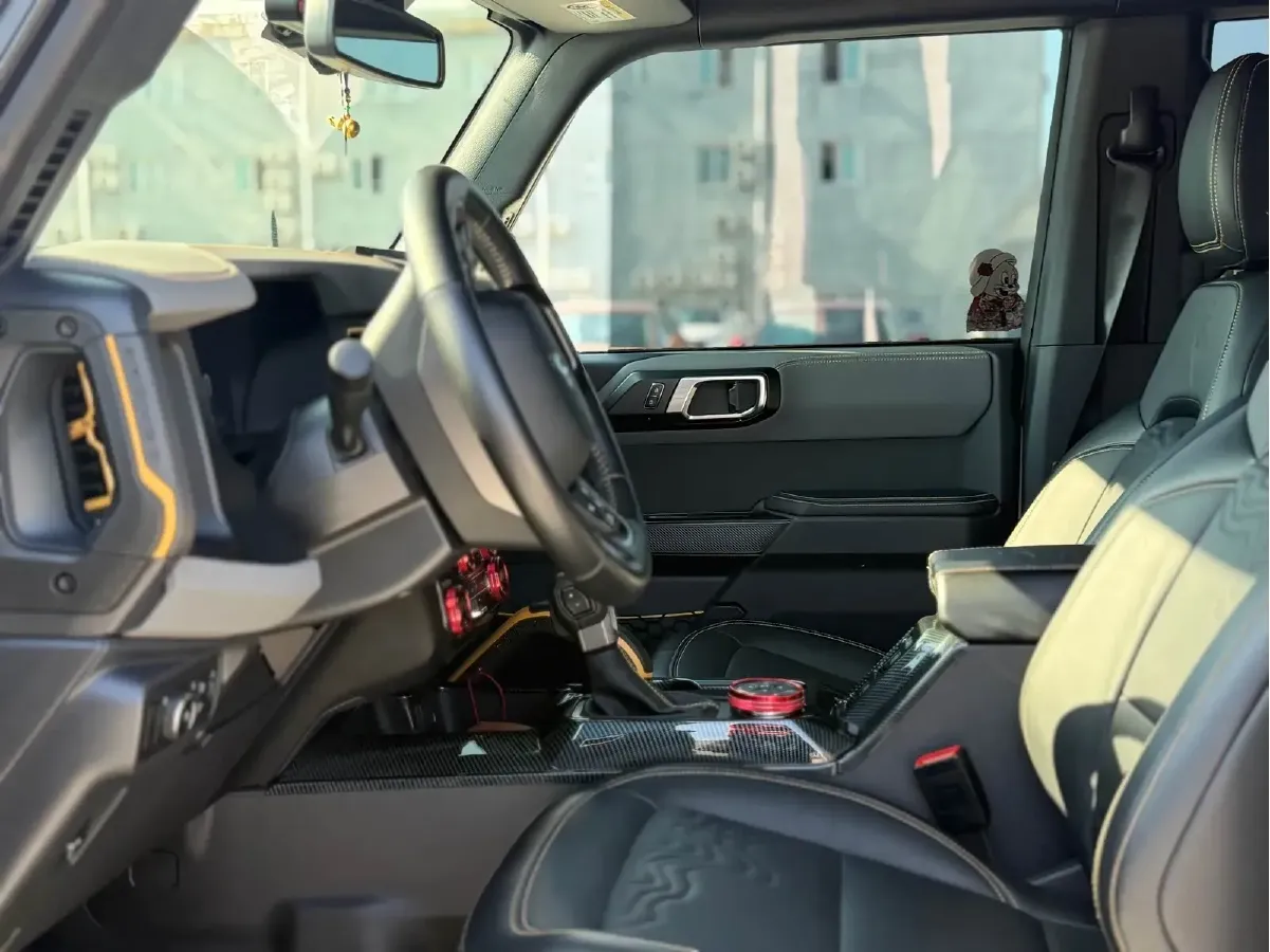 2024 Ford Bronco 2.3T 275HP L4 10AT,autocango,china used car exporter,china ev exporter,chinese used car exporter,chinese used ev exporter
