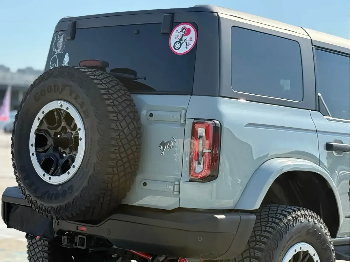 2024 Ford Bronco 2.3T 275HP L4 10AT,autocango,china used car exporter,china ev exporter,chinese used car exporter,chinese used ev exporter