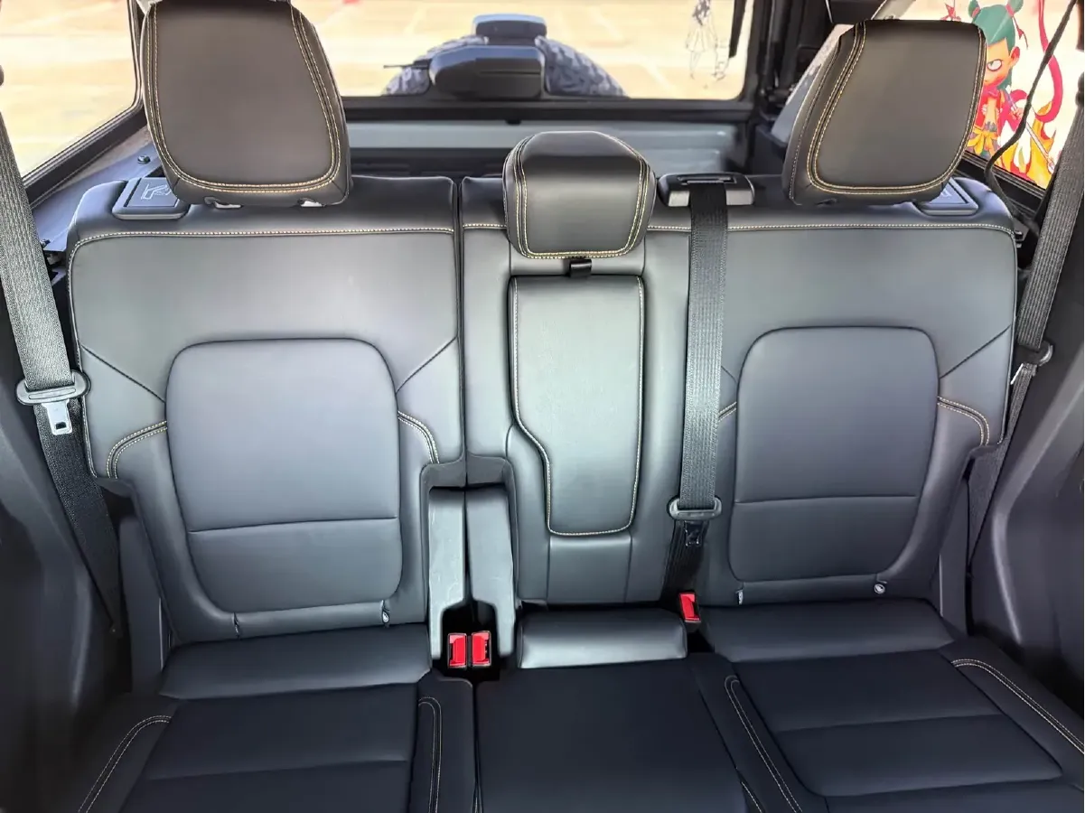 2024 Ford Bronco 2.3T 275HP L4 10AT,autocango,china used car exporter,china ev exporter,chinese used car exporter,chinese used ev exporter