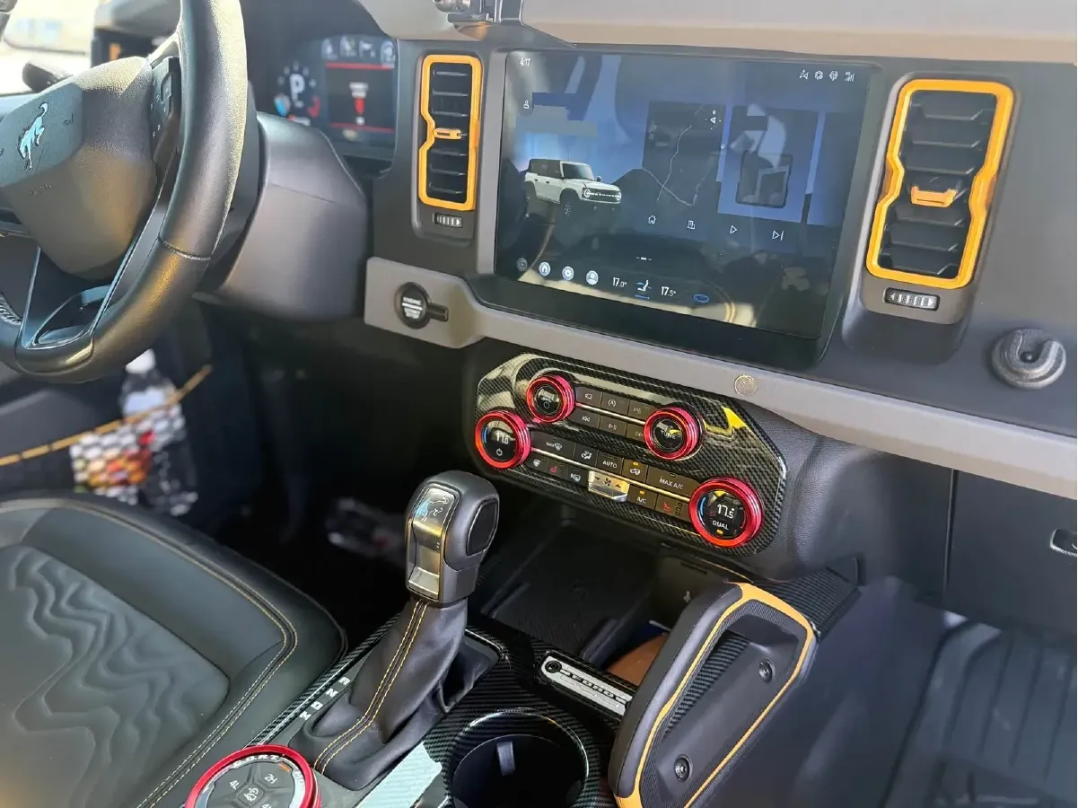 2024 Ford Bronco 2.3T 275HP L4 10AT,autocango,china used car exporter,china ev exporter,chinese used car exporter,chinese used ev exporter