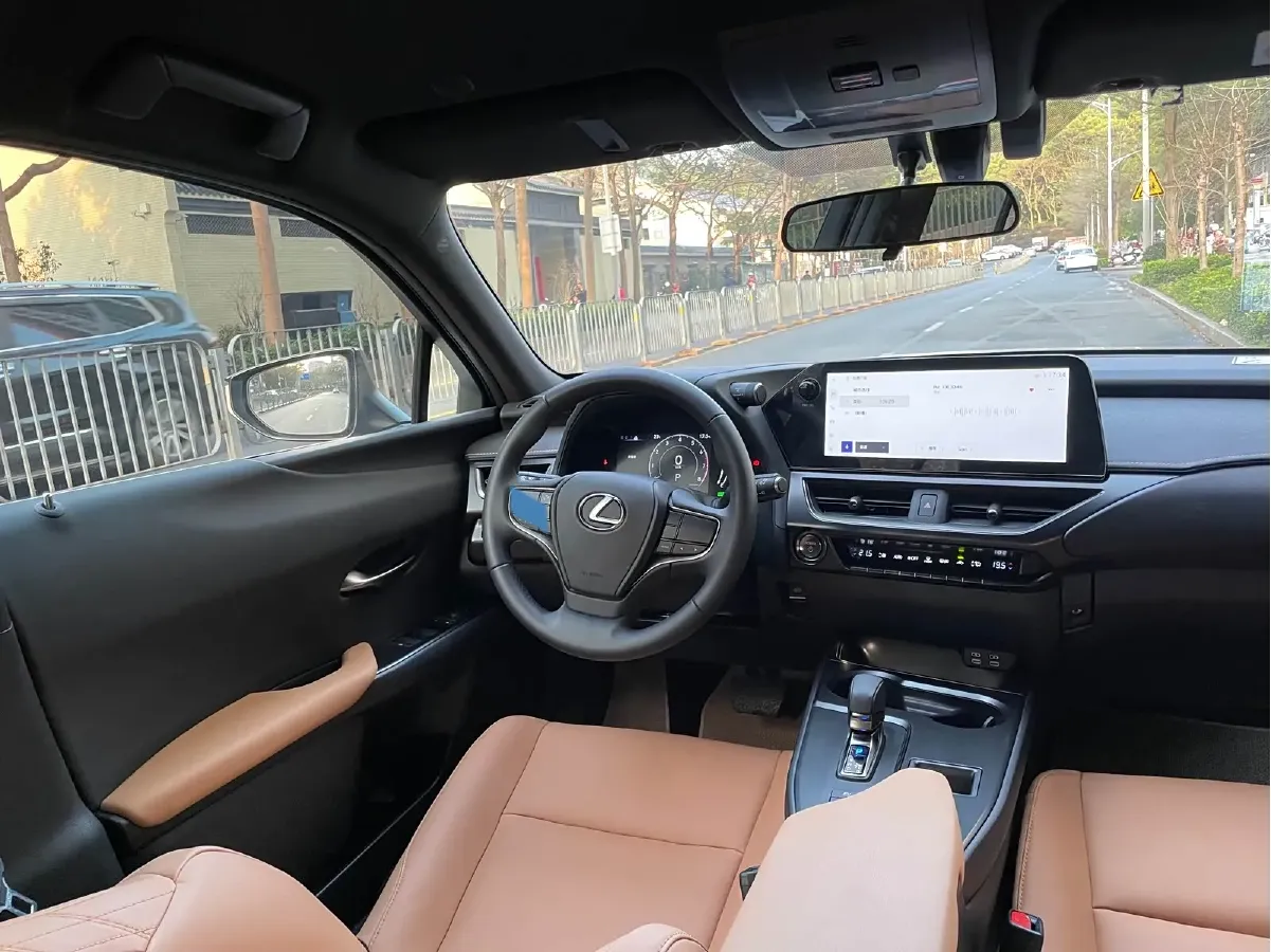 2024 Lexus UX 2.0L 152HP L4 E-CVT Hybrid,autocango,china used car exporter,china ev exporter,chinese used car exporter,chinese used ev exporter