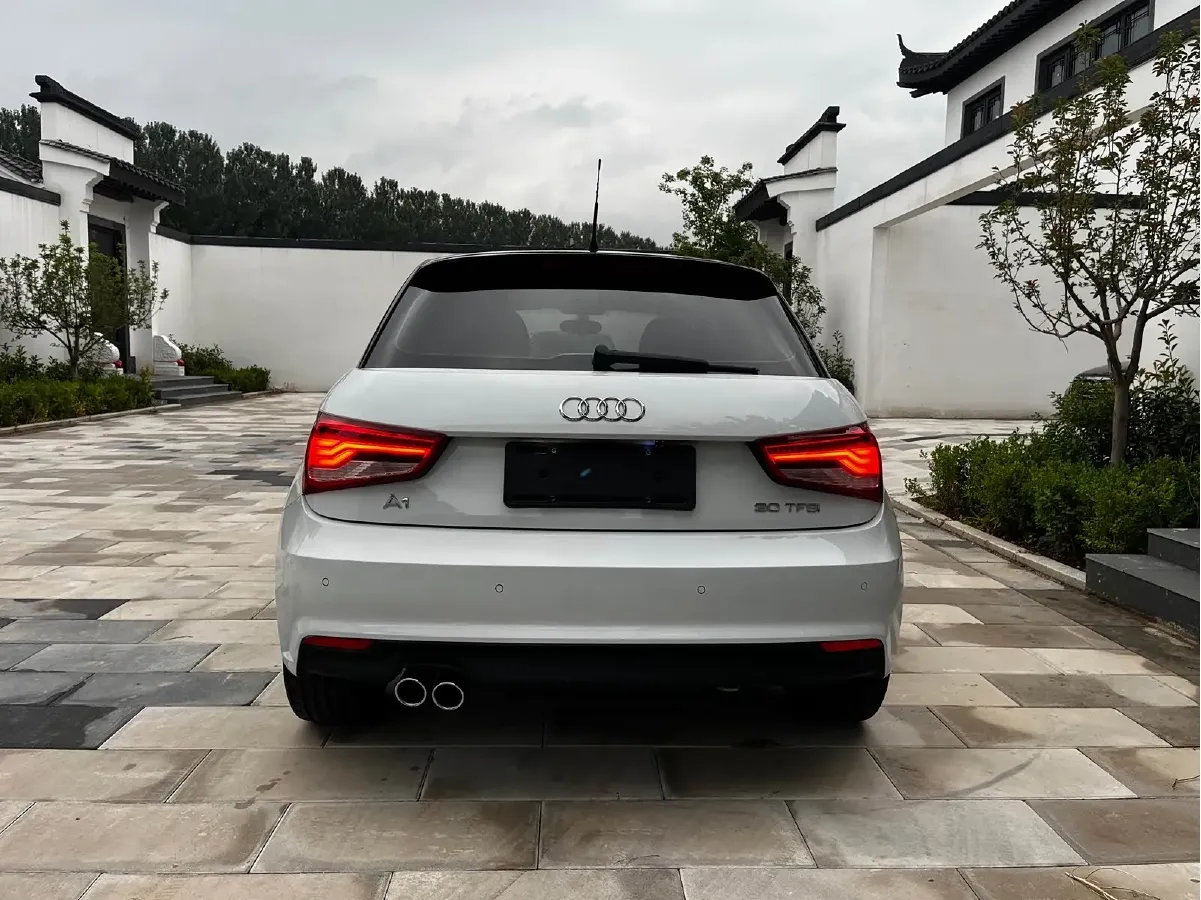 2016 Audi A1 1.4T 125HP L4 7DCT,autocango,china used car exporter,china ev exporter,chinese used car exporter,chinese used ev exporter