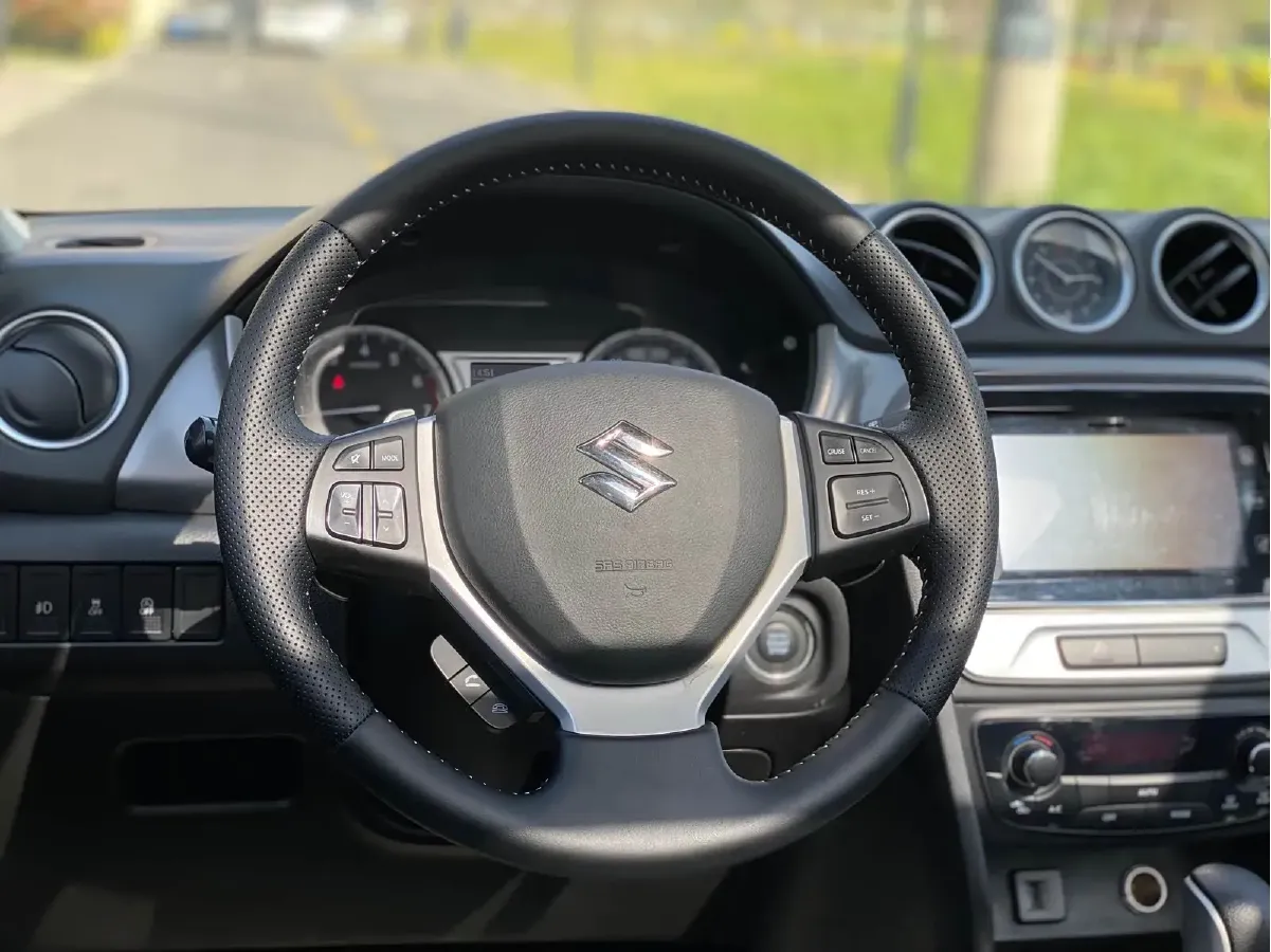 2016 Suzuki Vitara 1.4T 140HP L4 6AT,autocango,china used car exporter,china ev exporter,chinese used car exporter,chinese used ev exporter