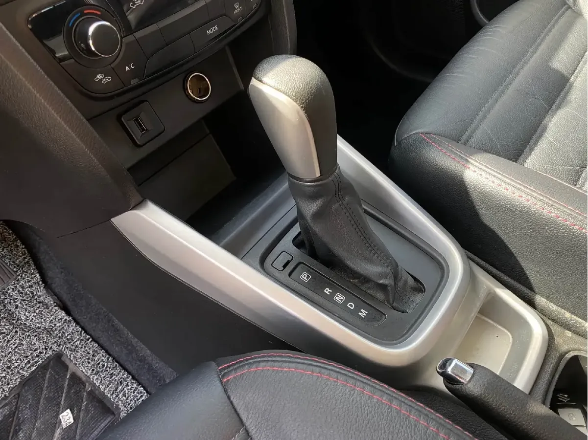 2016 Suzuki Vitara 1.4T 140HP L4 6AT,autocango,china used car exporter,china ev exporter,chinese used car exporter,chinese used ev exporter