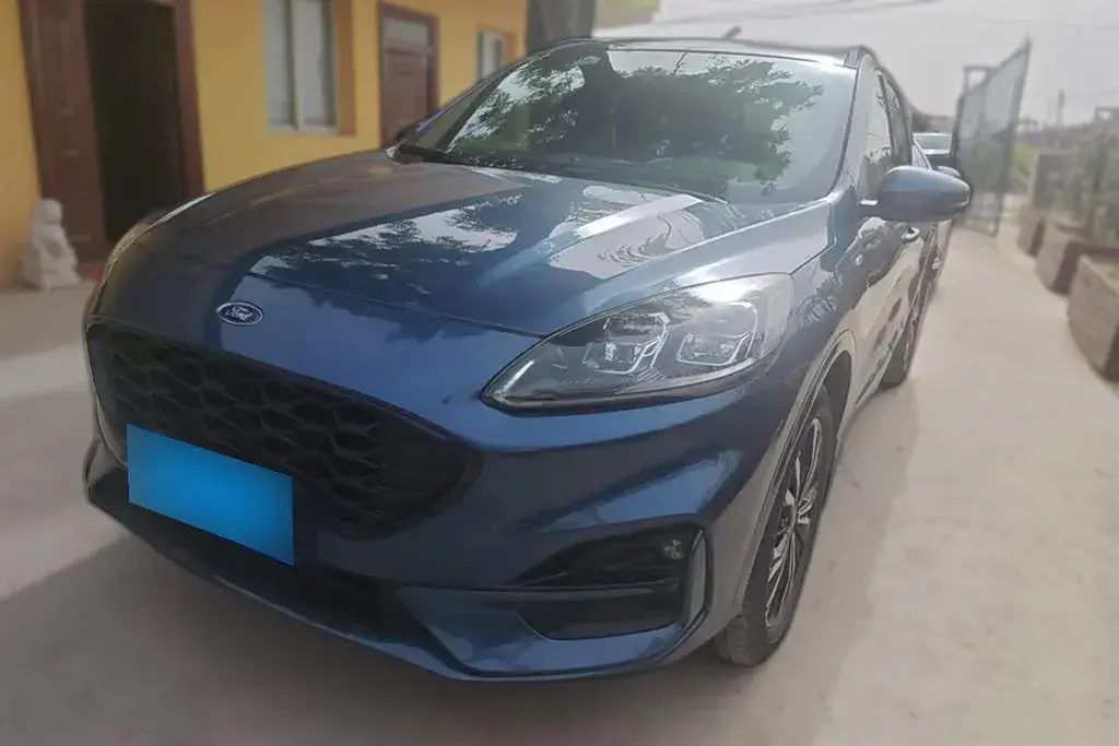 2020 Ford Escape 2.0T 248HP L4 8AT