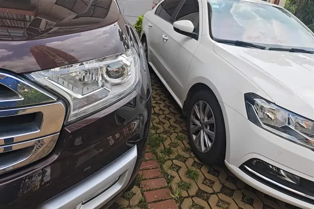 2017 Ford Everest 2.0T 245HP L4 6AT,autocango,china used car exporter,china ev exporter,chinese used car exporter,chinese used ev exporter