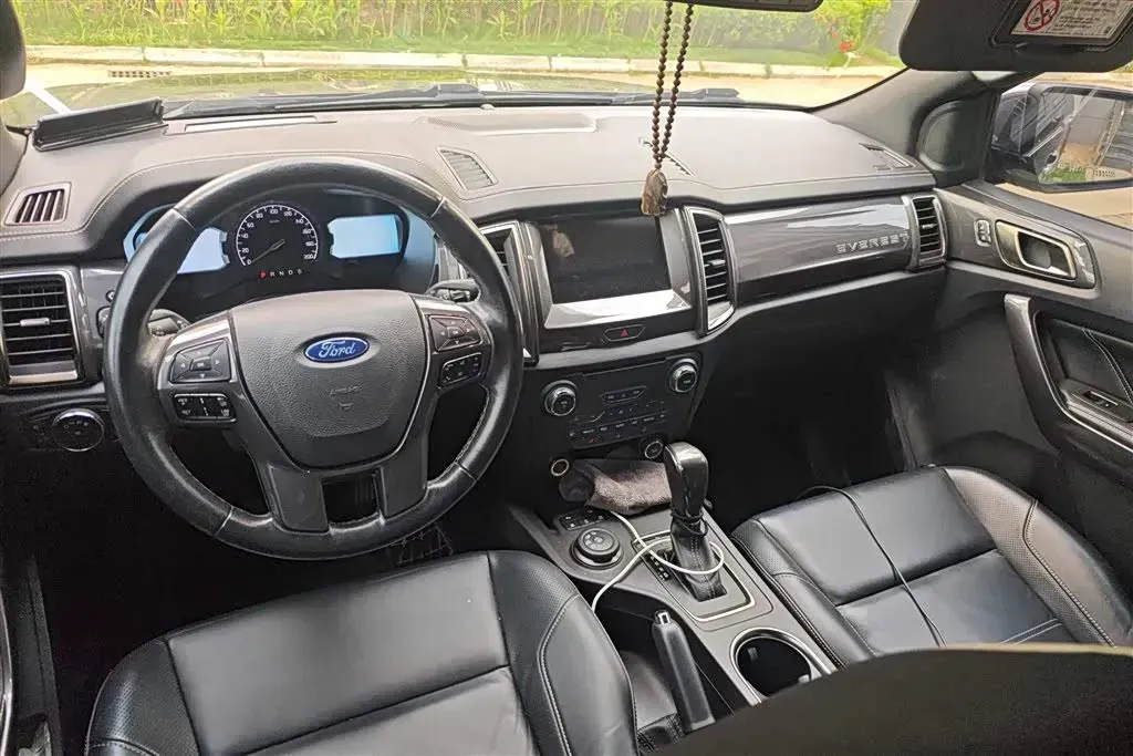 2017 Ford Everest 2.0T 245HP L4 6AT,autocango,china used car exporter,china ev exporter,chinese used car exporter,chinese used ev exporter