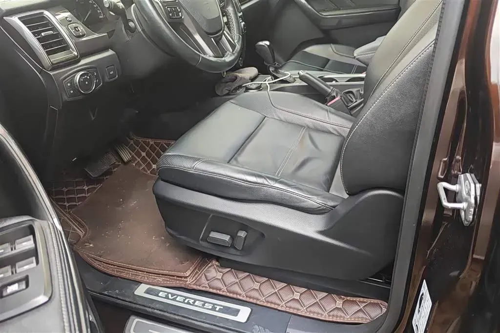 2017 Ford Everest 2.0T 245HP L4 6AT,autocango,china used car exporter,china ev exporter,chinese used car exporter,chinese used ev exporter