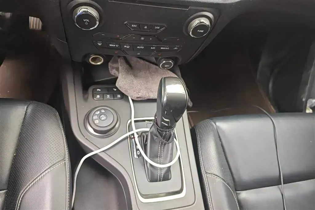 2017 Ford Everest 2.0T 245HP L4 6AT,autocango,china used car exporter,china ev exporter,chinese used car exporter,chinese used ev exporter