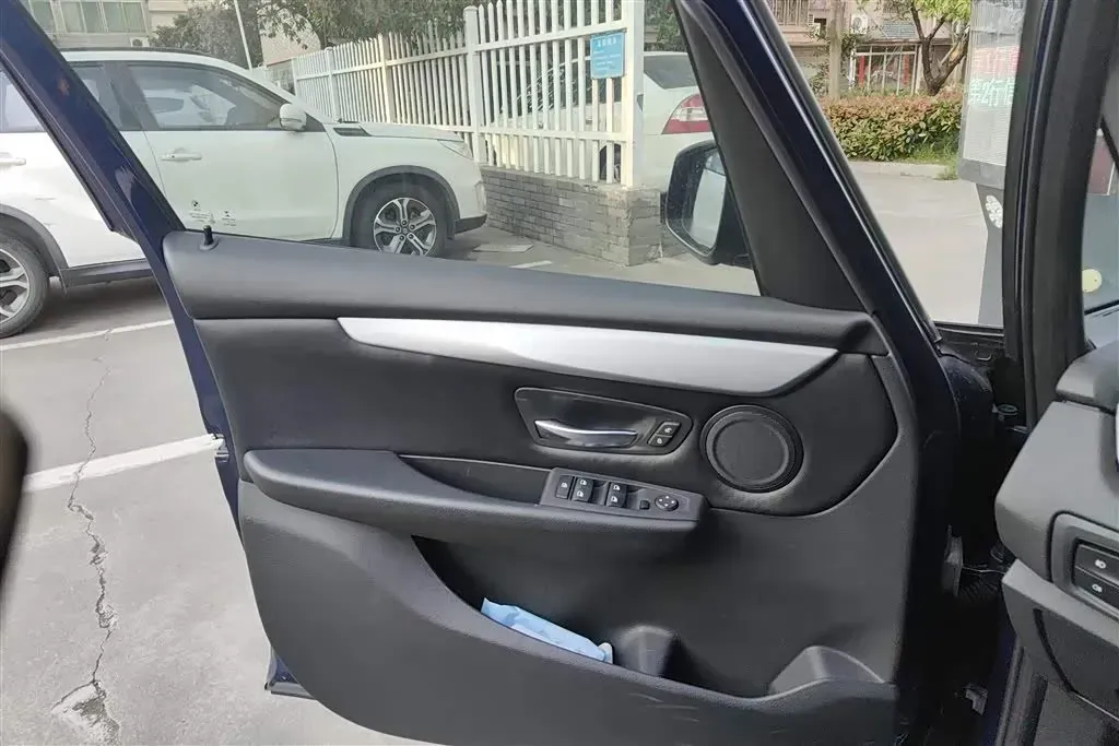 2016 BMW 2 Series Wagon 1.5T 136HP L3 6AT,autocango,china used car exporter,china ev exporter,chinese used car exporter,chinese used ev exporter