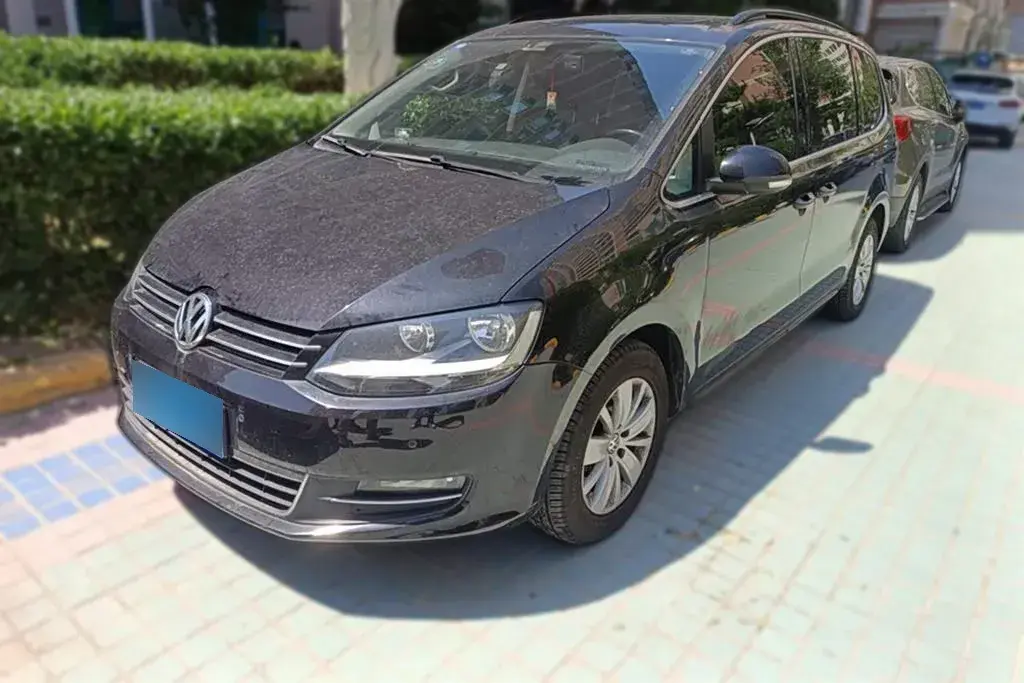2014 Volkswagen Sharan 2.0T 200HP L4 6DCT