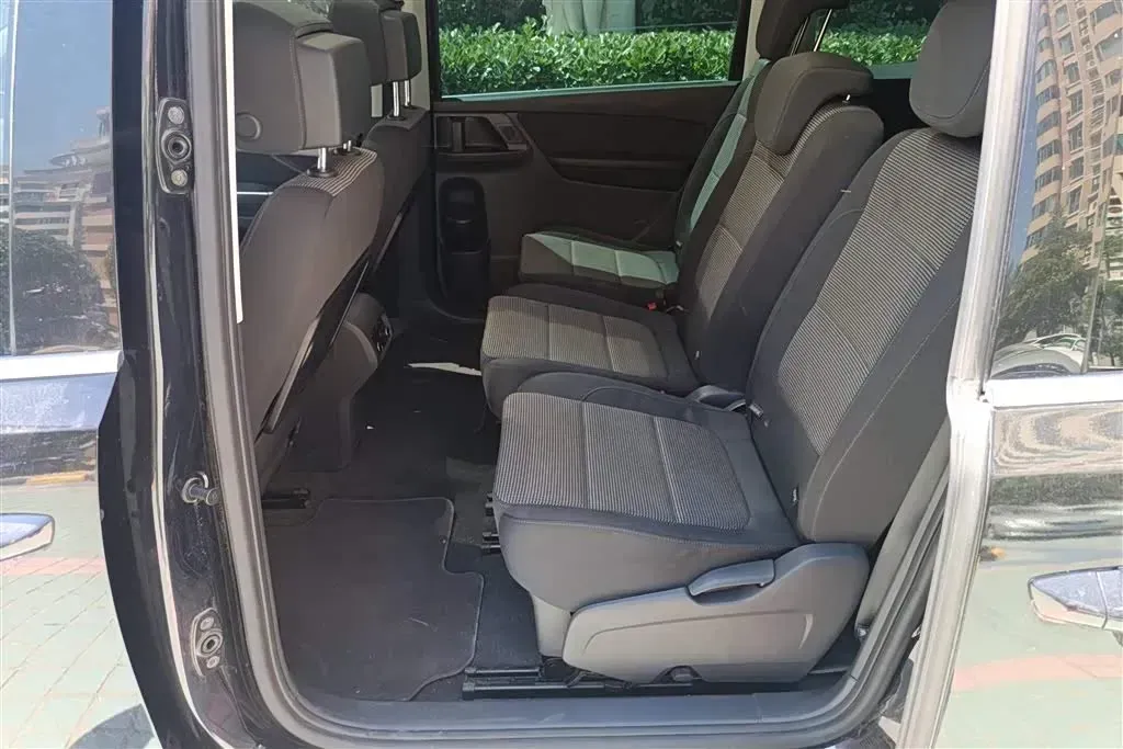 2014 Volkswagen Sharan 2.0T 200HP L4 6DCT,autocango,china used car exporter,china ev exporter,chinese used car exporter,chinese used ev exporter