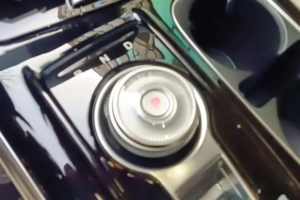 2021 Kia Carnival 2.0T 233HP L4 8AT,autocango,china used car exporter,china ev exporter,chinese used car exporter,chinese used ev exporter