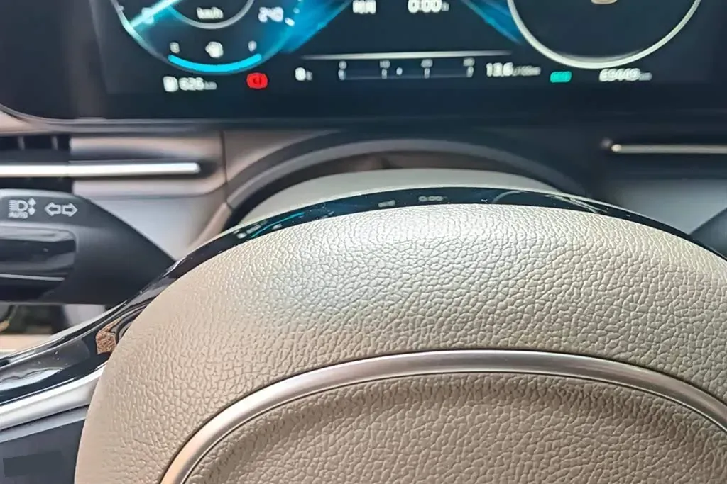 2021 Kia Carnival 2.0T 233HP L4 8AT,autocango,china used car exporter,china ev exporter,chinese used car exporter,chinese used ev exporter