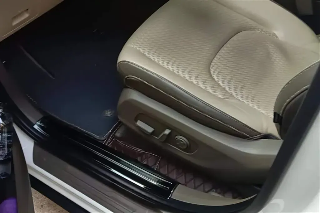 2021 Kia Carnival 2.0T 233HP L4 8AT,autocango,china used car exporter,china ev exporter,chinese used car exporter,chinese used ev exporter