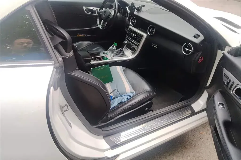 2011 Mercedes-Benz SLK Class 1.8T 184HP L4 7AT,autocango,china used car exporter,china ev exporter,chinese used car exporter,chinese used ev exporter