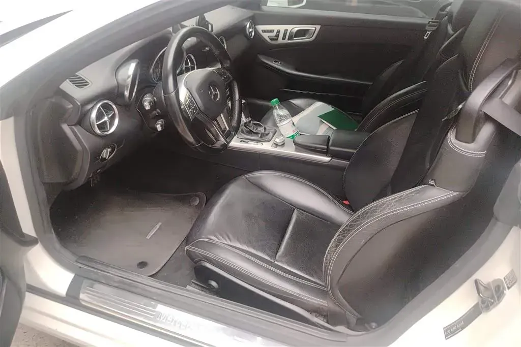 2011 Mercedes-Benz SLK Class 1.8T 184HP L4 7AT,autocango,china used car exporter,china ev exporter,chinese used car exporter,chinese used ev exporter