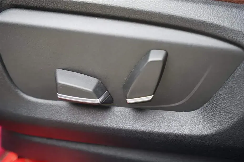 2015 BMW 5 Series GT 2.0T 245HP L4 8AT,autocango,china used car exporter,china ev exporter,chinese used car exporter,chinese used ev exporter