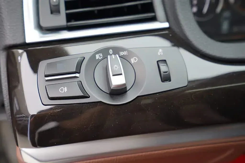 2015 BMW 5 Series GT 2.0T 245HP L4 8AT,autocango,china used car exporter,china ev exporter,chinese used car exporter,chinese used ev exporter