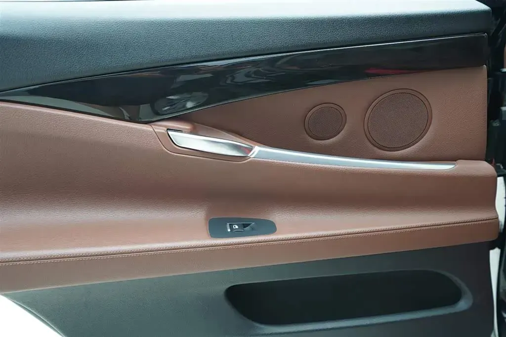 2015 BMW 5 Series GT 2.0T 245HP L4 8AT,autocango,china used car exporter,china ev exporter,chinese used car exporter,chinese used ev exporter