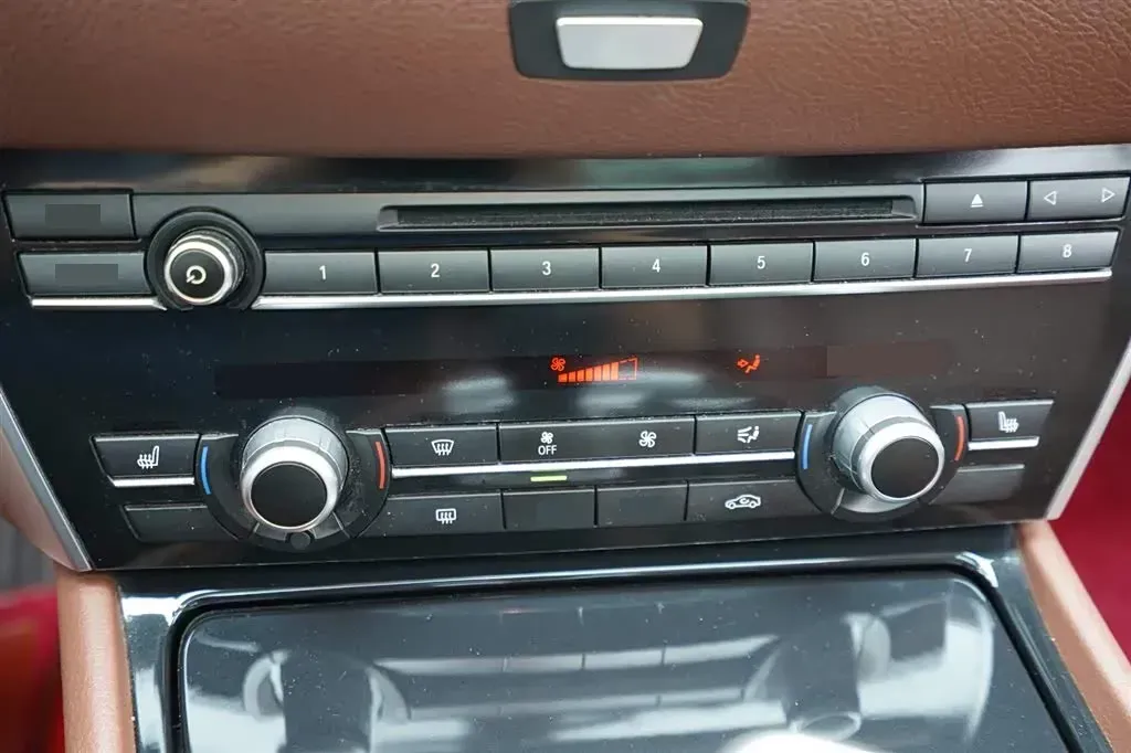 2015 BMW 5 Series GT 2.0T 245HP L4 8AT,autocango,china used car exporter,china ev exporter,chinese used car exporter,chinese used ev exporter