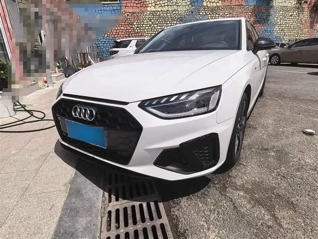 2022 Audi A4L 2.0T 190HP L4 7DCT
