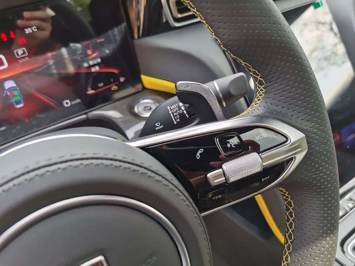 2023 HongQi H6 2.0T 252HP L4 8AT,autocango,china used car exporter,china ev exporter,chinese used car exporter,chinese used ev exporter