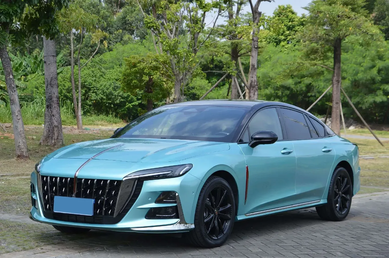 2023 HongQi H6 2.0T 252HP L4 8AT,autocango,china used car exporter,china ev exporter,chinese used car exporter,chinese used ev exporter