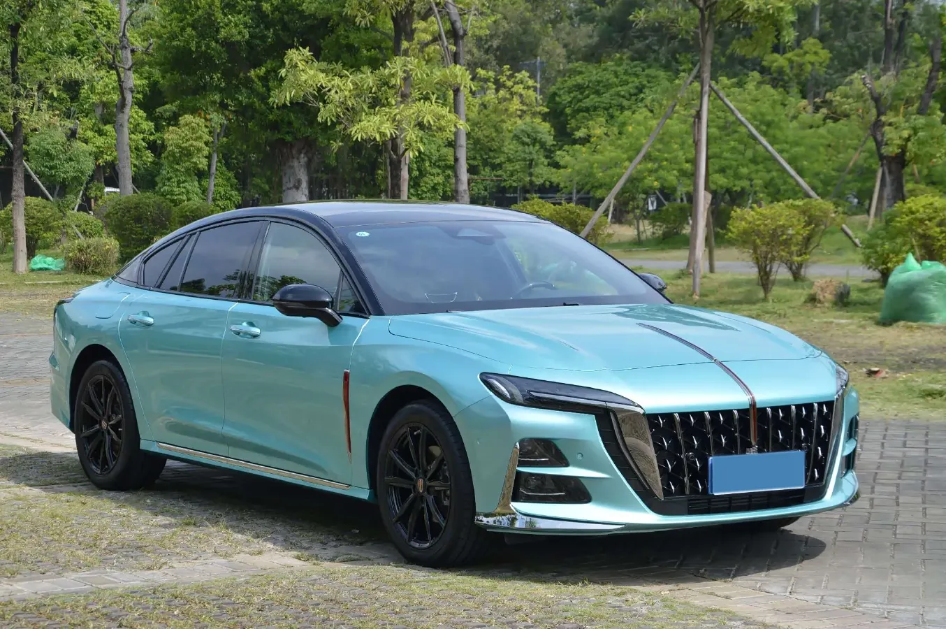 2023 HongQi H6 2.0T 252HP L4 8AT,autocango,china used car exporter,china ev exporter,chinese used car exporter,chinese used ev exporter