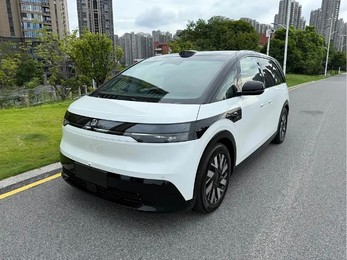 2025 Zeekr MIX BEV 102KWH