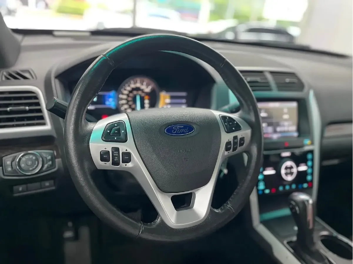 2013 Ford Explorer 3.5L 291HP V6 6AT,autocango,china used car exporter,china ev exporter,chinese used car exporter,chinese used ev exporter