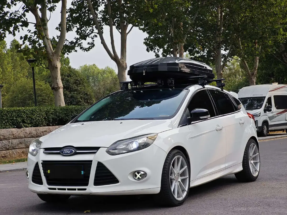 2012 Ford Focus 1.6L 125HP L4 5MT