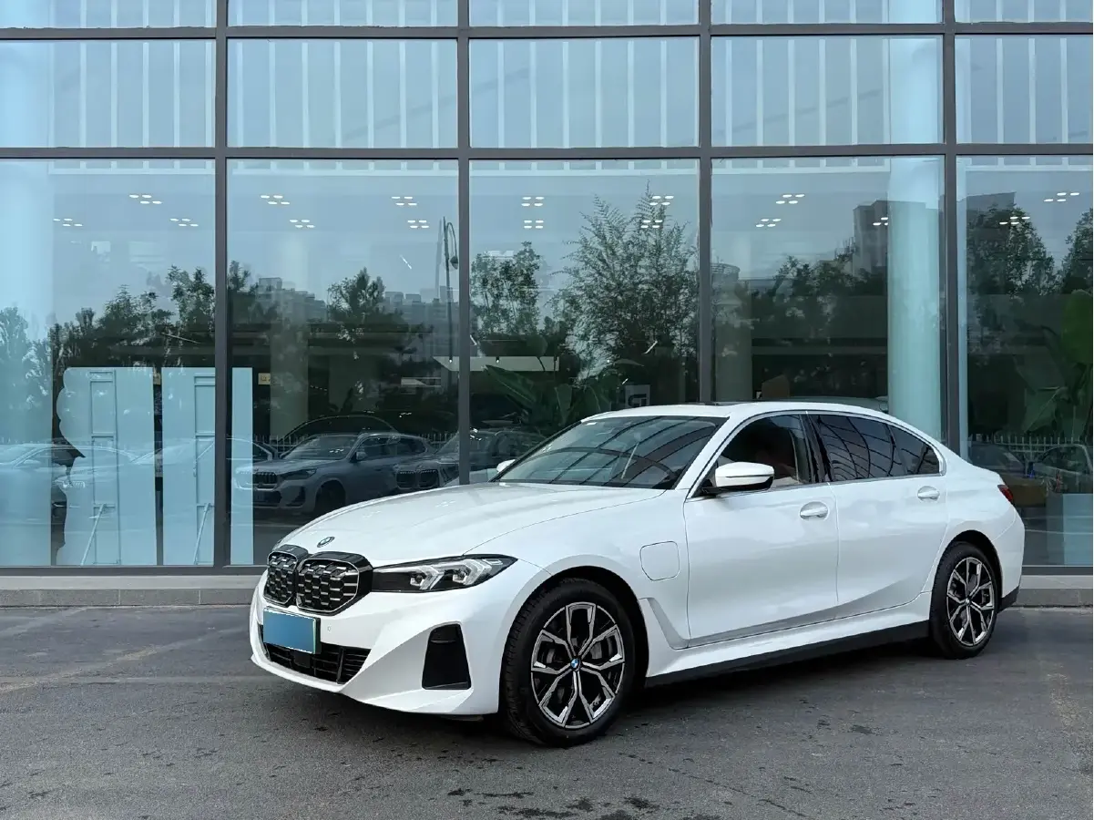 2025 BMW i3 BEV 70KWH