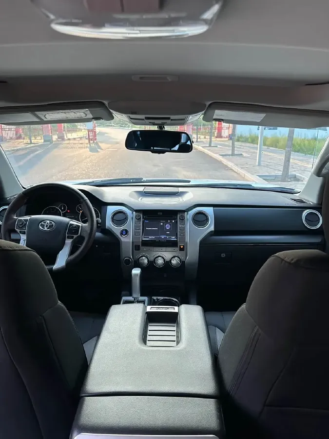 2014 Toyota Tundra 5.7L 386HP V8 6AT,autocango,china used car exporter,china ev exporter,chinese used car exporter,chinese used ev exporter