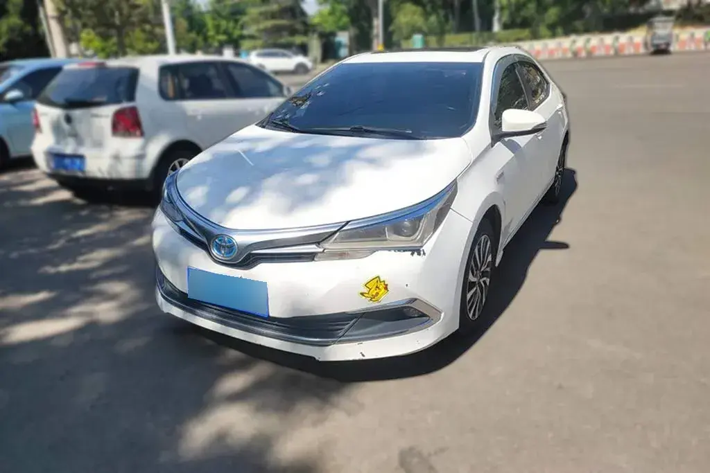 2017 Toyota Corolla 1.8L 99HP L4 E-CVT Hybrid