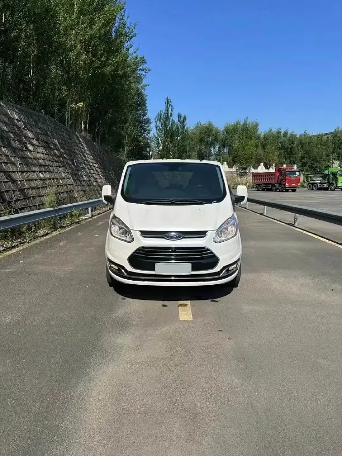 2017 Ford Tourneo 2.0T 203HP L4 6AT,autocango,china used car exporter,china ev exporter,chinese used car exporter,chinese used ev exporter
