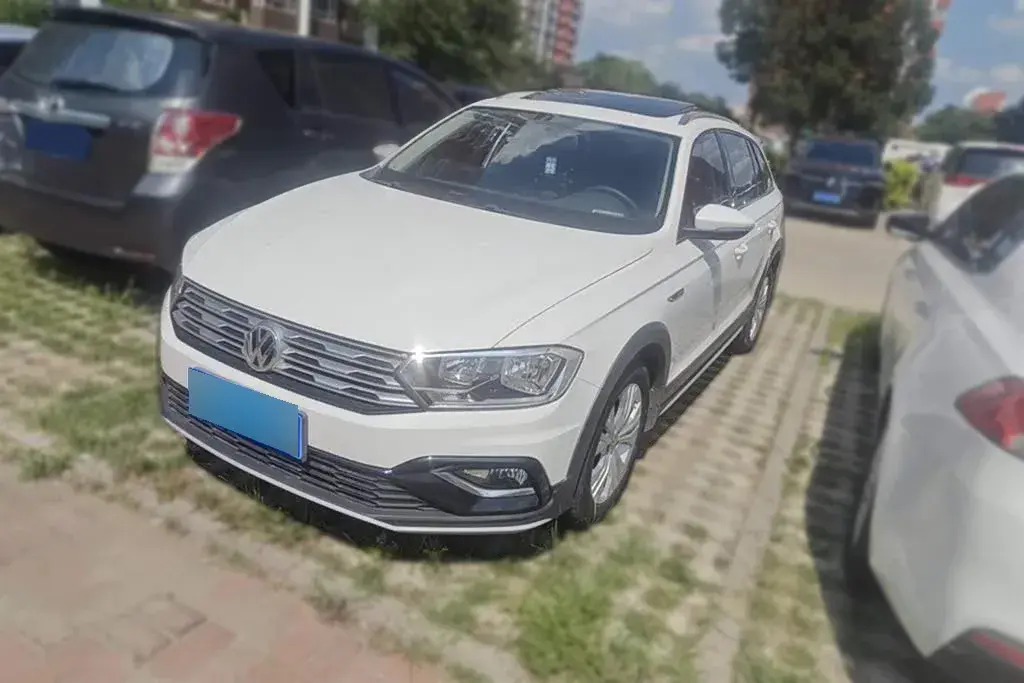 2017 Volkswagen C-Trek 1.6L 110HP L4 6AT