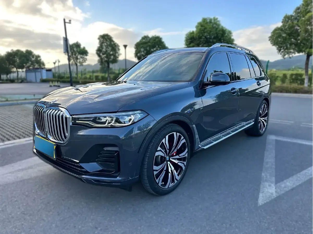 2022 BMW X7 3.0T 340HP L6 8AT