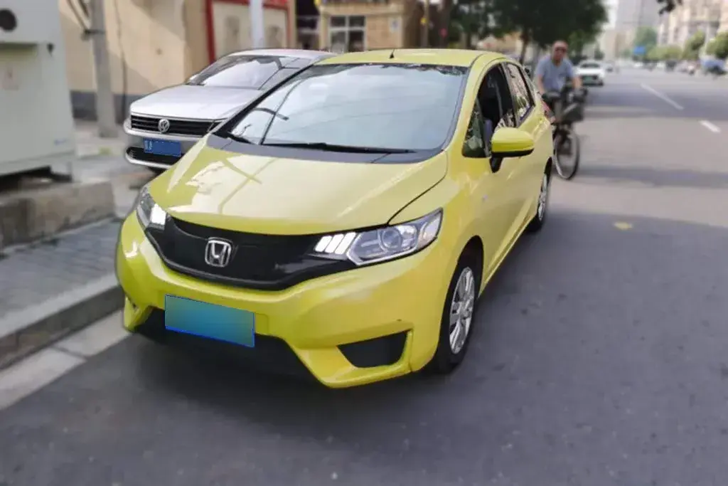 2014 Honda Fit 1.5L 131HP L4 CVT