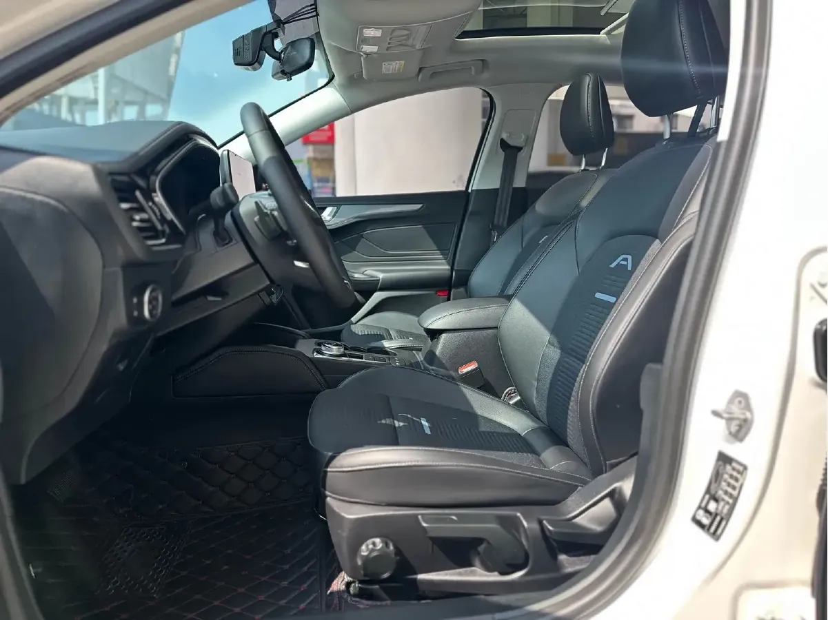 2021 Ford Focus Active 1.5T 174HP L3 8AT,autocango,china used car exporter,china ev exporter,chinese used car exporter,chinese used ev exporter