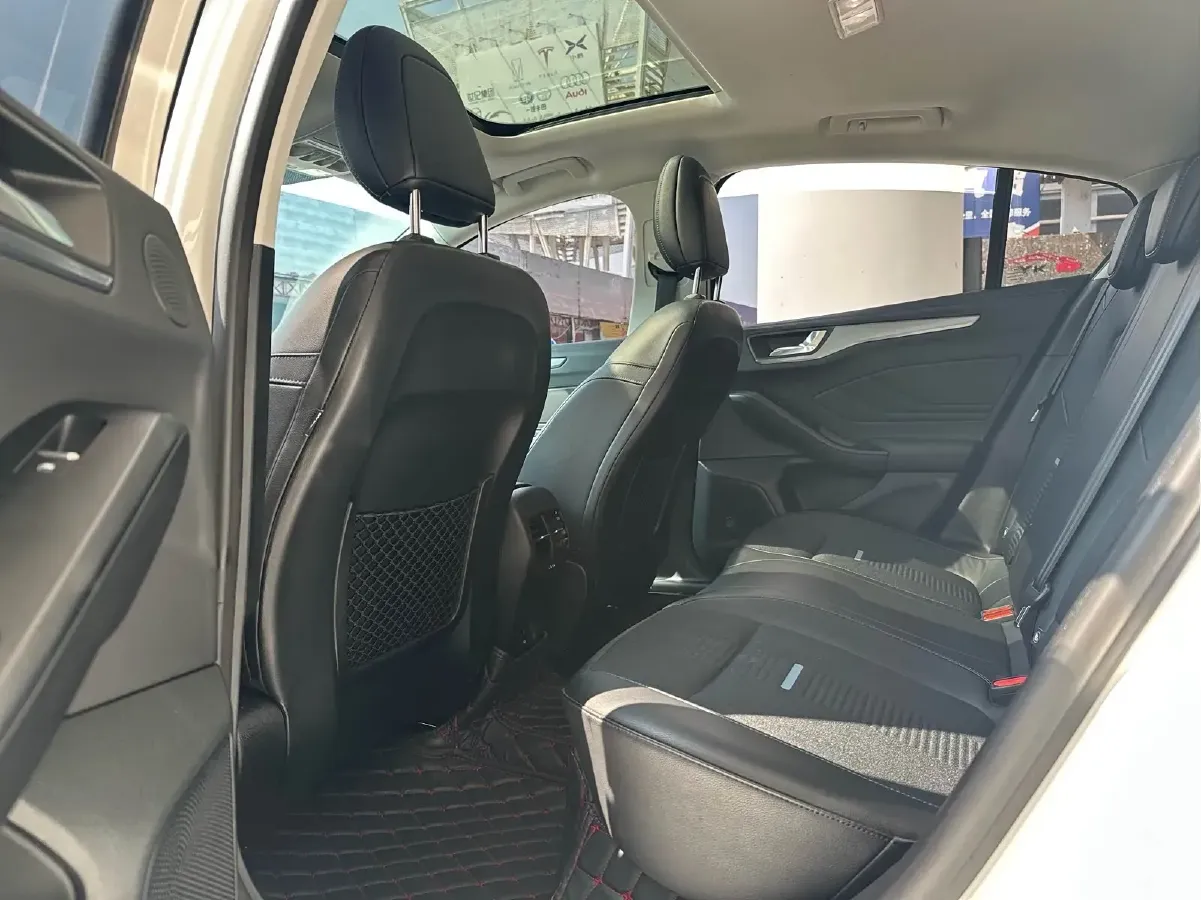 2021 Ford Focus Active 1.5T 174HP L3 8AT,autocango,china used car exporter,china ev exporter,chinese used car exporter,chinese used ev exporter