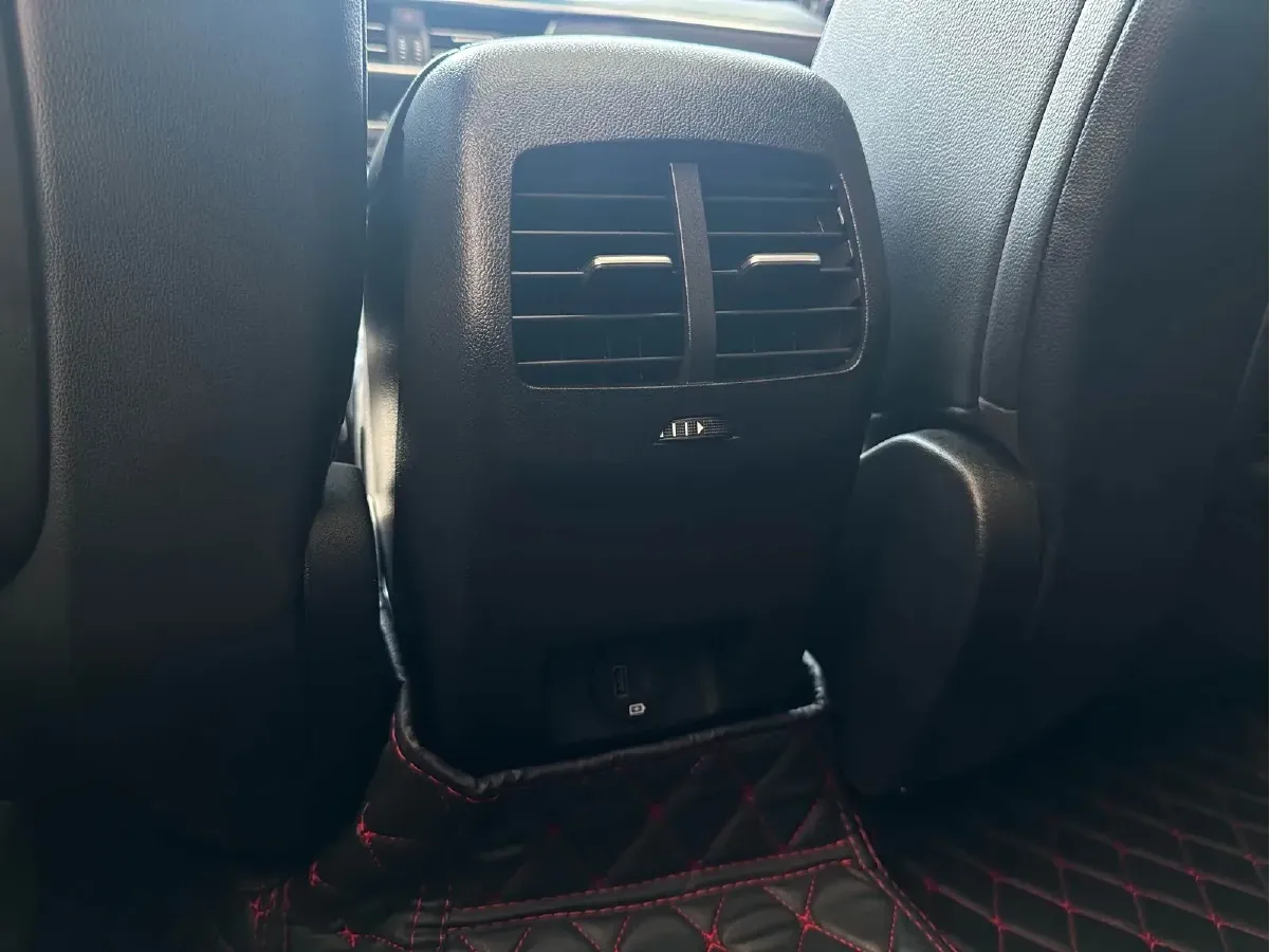 2021 Ford Focus Active 1.5T 174HP L3 8AT,autocango,china used car exporter,china ev exporter,chinese used car exporter,chinese used ev exporter