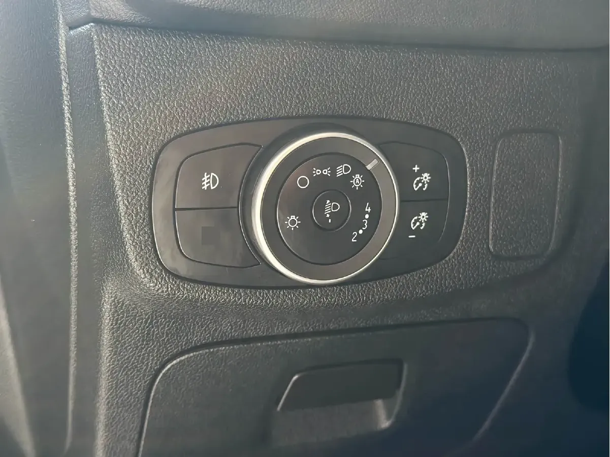 2021 Ford Focus Active 1.5T 174HP L3 8AT,autocango,china used car exporter,china ev exporter,chinese used car exporter,chinese used ev exporter