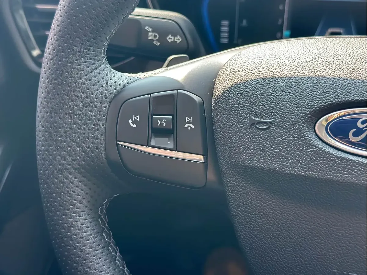 2021 Ford Focus Active 1.5T 174HP L3 8AT,autocango,china used car exporter,china ev exporter,chinese used car exporter,chinese used ev exporter