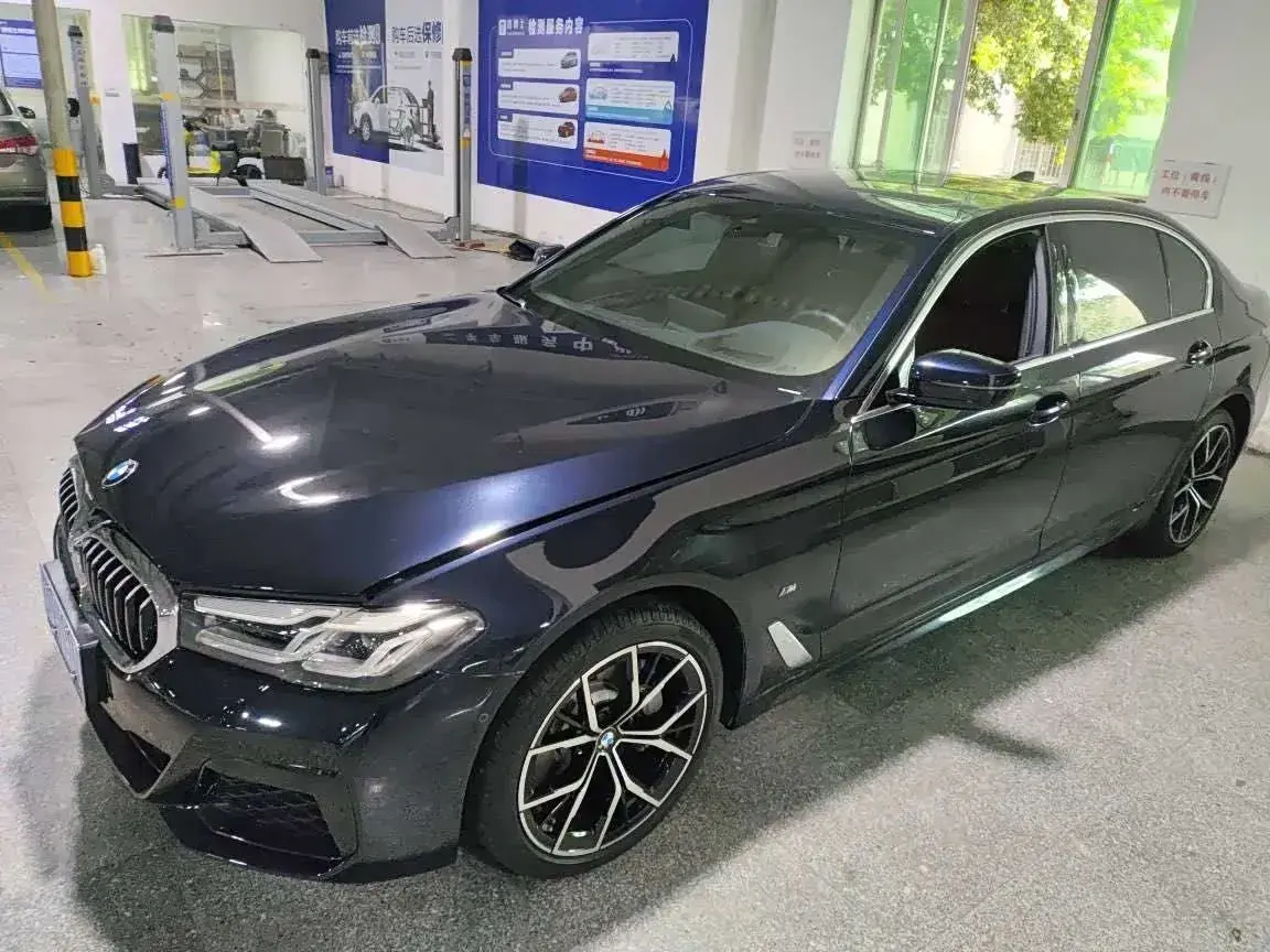 2023 BMW 5 Series 2.0T 245HP L4 8AT