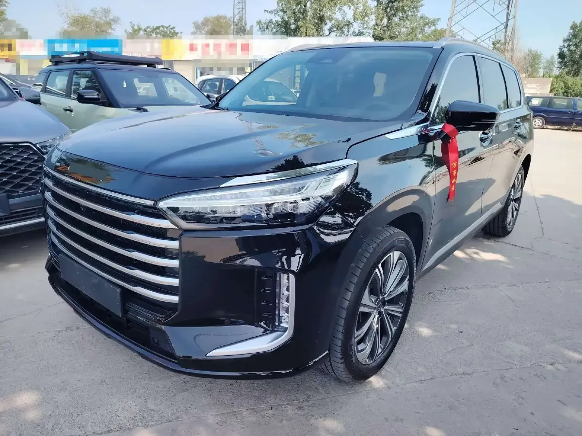 2025 Exceed VX 2.0T 261HP L4 8AT