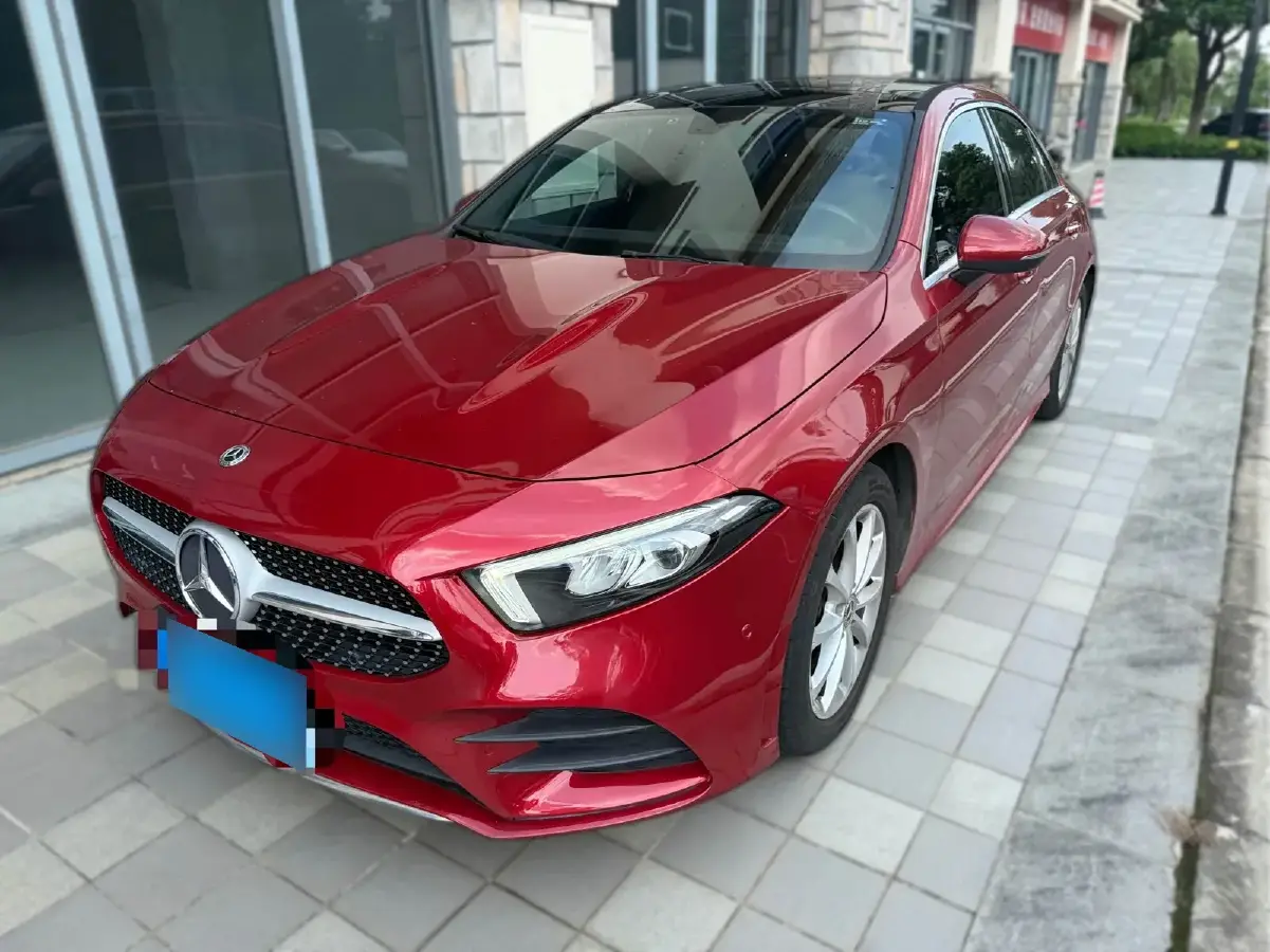 2020 Mercedes-Benz A Class 1.3T 163HP L4 7DCT