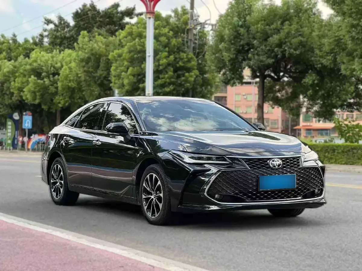 2022 Toyota Avalon 2.5L 209HP L4 8AT
