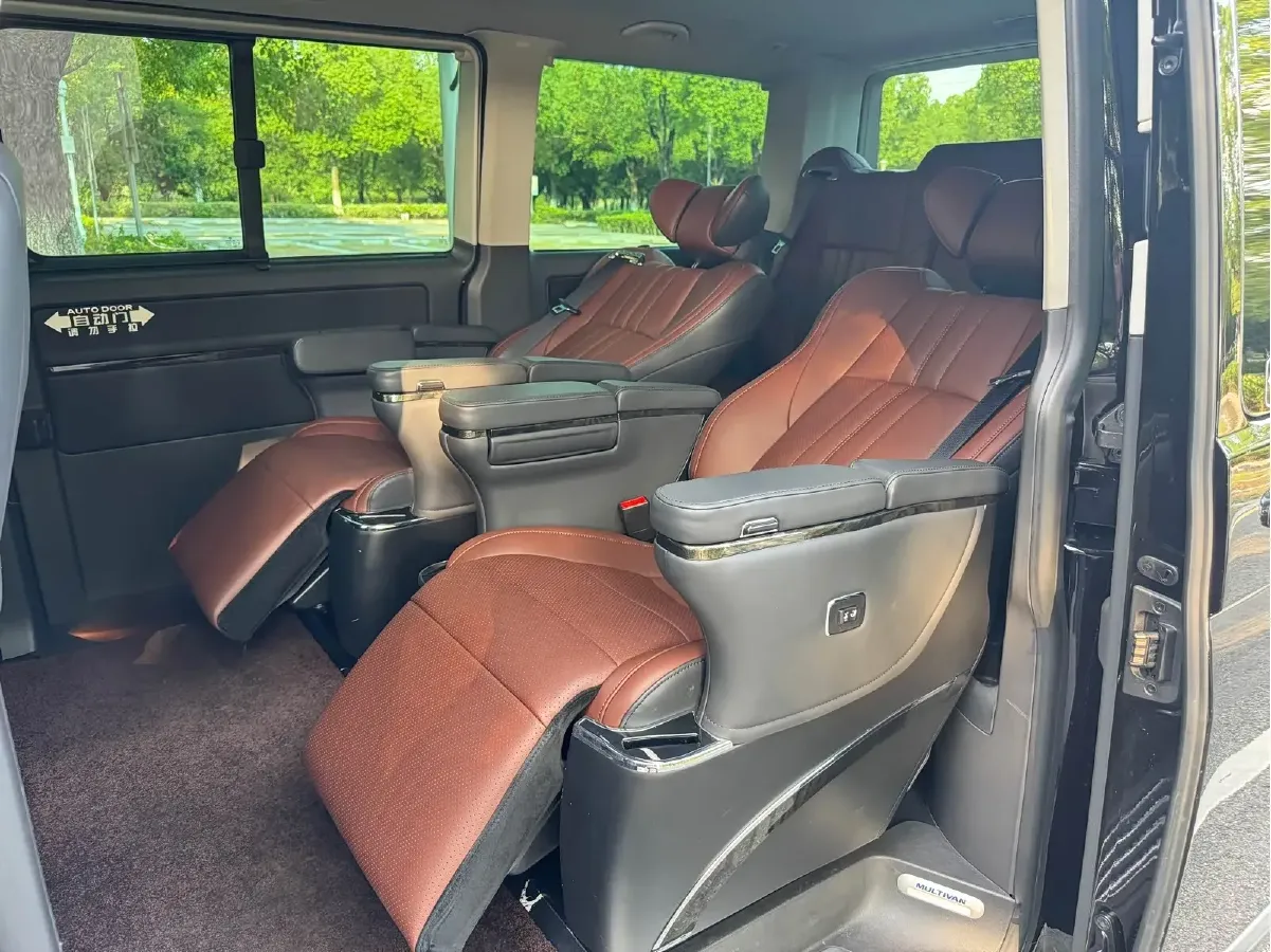 2018 Volkswagen Multivan 2.0T 204HP L4 7DCT,autocango,china used car exporter,china ev exporter,chinese used car exporter,chinese used ev exporter